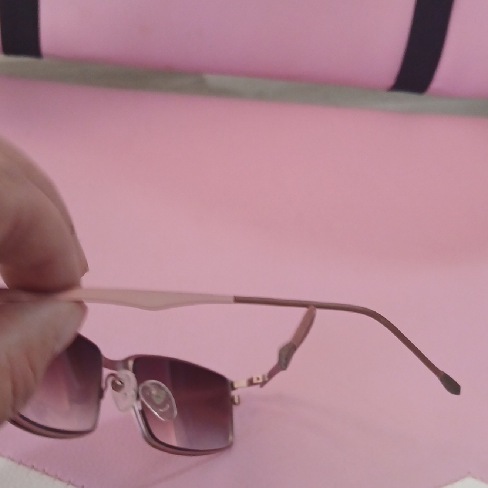 Chic Rectangular Pink Sunglasses - image 5